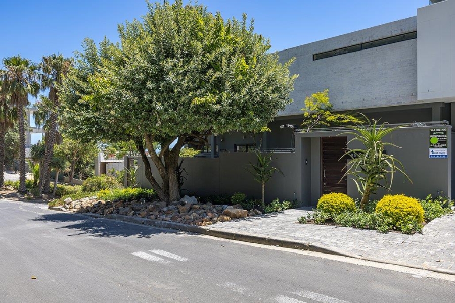 4 Bedroom Property for Sale in Fresnaye Western Cape